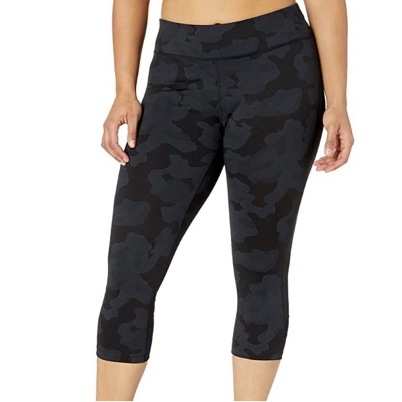 Calvin Klein Performance Black Camo Cropped Leggings Size Large - Picture 1 of 6
